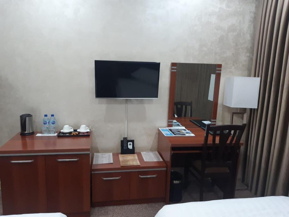 Zarafshan Grand Hotel Malik Buitenkant foto
