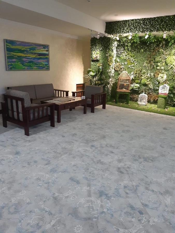 Zarafshan Grand Hotel Malik Buitenkant foto