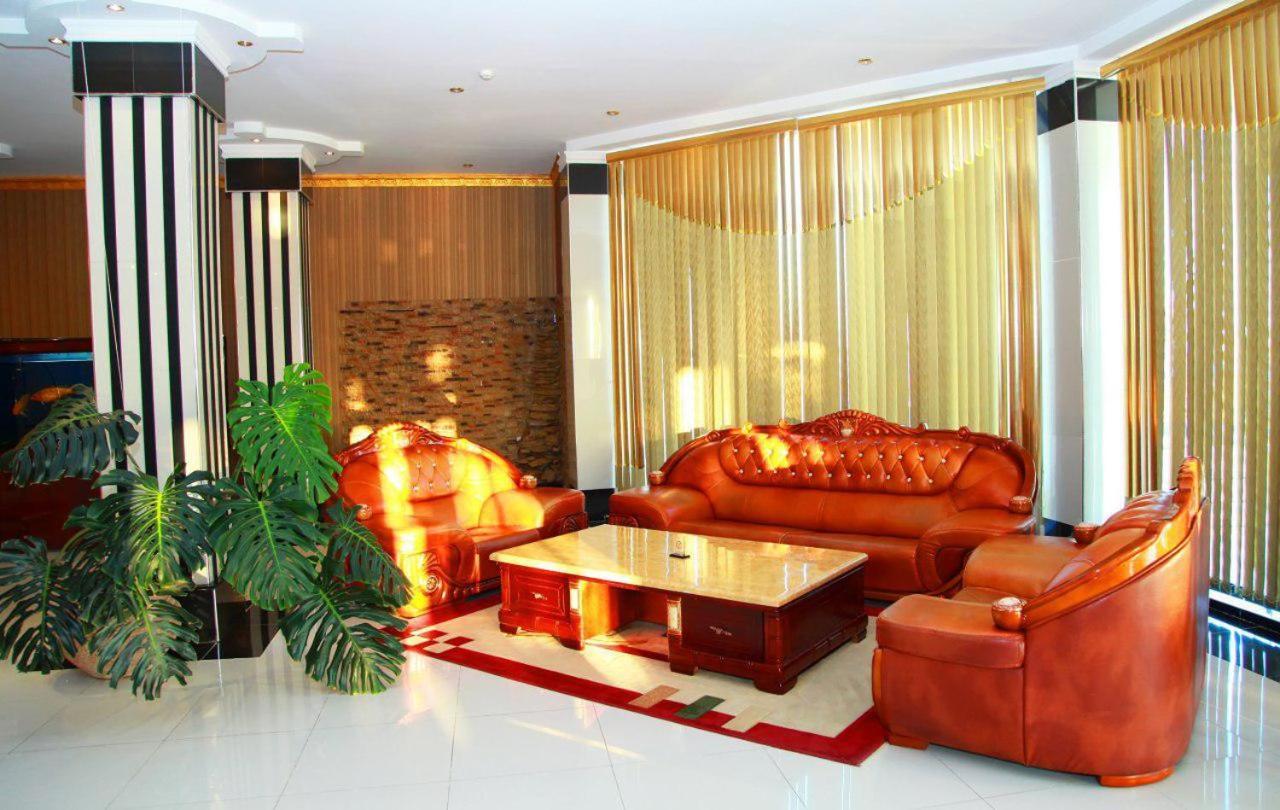 Zarafshan Grand Hotel Malik Buitenkant foto
